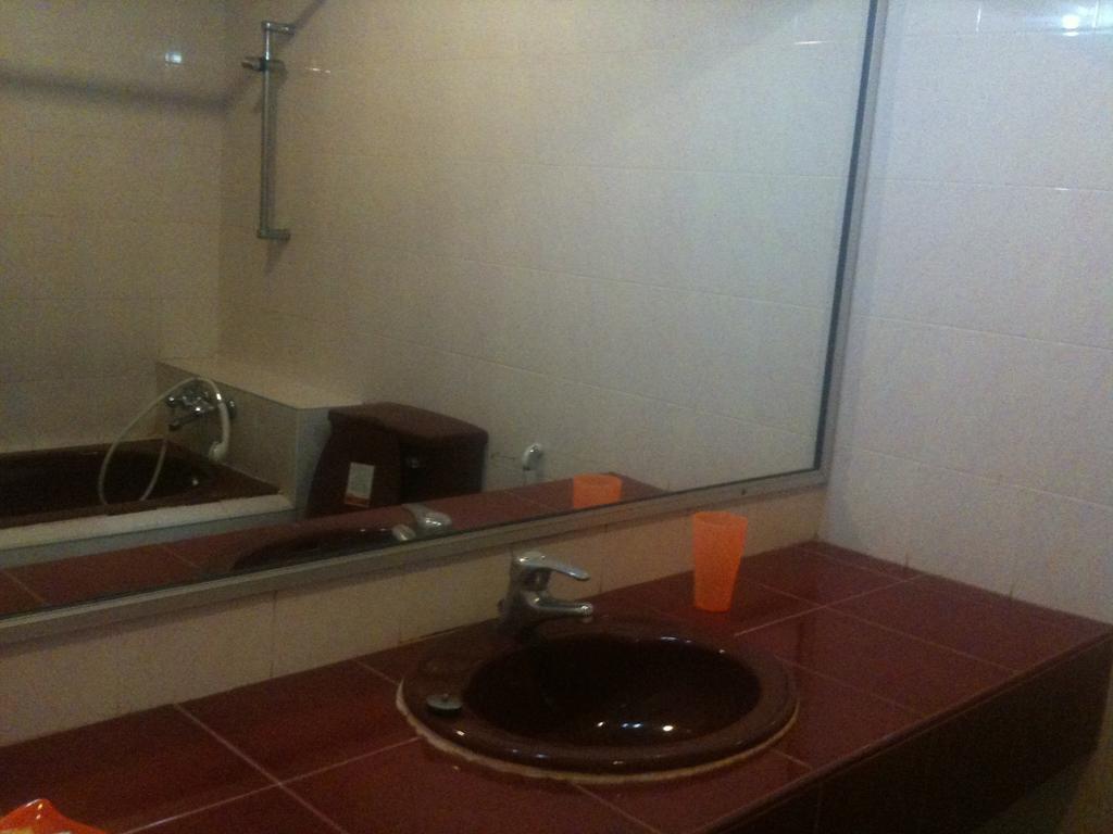 Chhne Chulsa Hotell Sihanoukville Rum bild